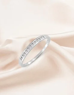 Alliance serti rail or blanc 375 ‰ et oxydes de zirconium, largeur 2,5 mm - Mariage