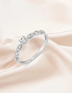 Bague fantaisie solitaire accompagné or blanc 375 ‰ et oxydes de zirconium SO OR