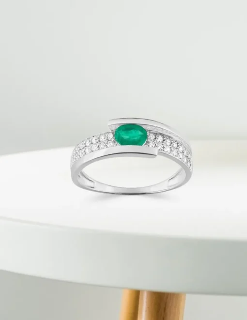 Bague or blanc 375‰, émeraude et oxyde de zirconium SO OR
