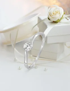 Bague solitaire 4 griffes or blanc 375 ‰ et oxyde de zirconium SO OR