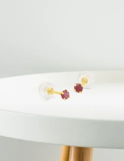 Boucles d'oreilles clous or jaune 750 ‰, rubis 3 mm SO OR