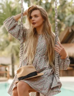 Boucles d'oreilles clous or jaune 750 ‰, perle de culture d'eau douce noire 7 mm SO OR