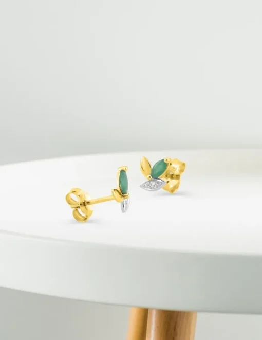 Boucles d'oreilles or jaune 750 ‰, émeraude et rhodium SO OR