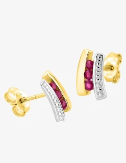 Boucles d'oreilles or jaune 375 ‰, rhodium et trilogie de rubis SO OR