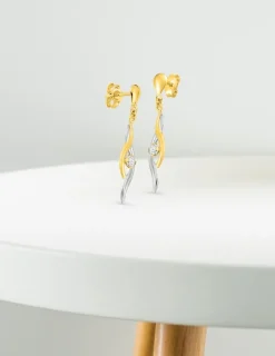 Boucles d'oreilles pendantes or jaune 750 ‰, oxyde de zirconium serti griffes et rhodium SO OR