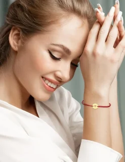 Bracelet cordon rouge motif étoile en or jaune 375 ‰ SO OR