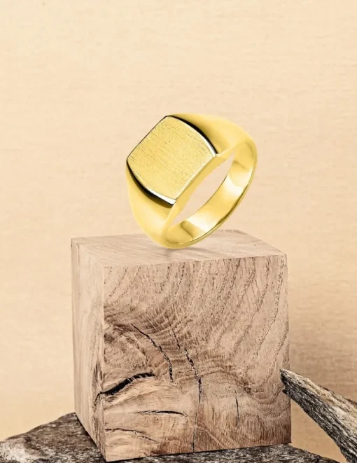 Chevalière or jaune 750 ‰, massive, plateau carré 11x11 mm SO OR