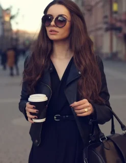 Chevalière or jaune 750 ‰, massive, plateau carré 10x10 mm SO OR