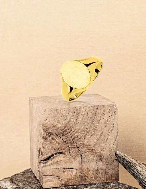 Chevalière or jaune 375 ‰, massive, plateau ovale 9x11 mm SO OR