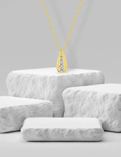 Collier goutte Trilogie or jaune 375 ‰ et oxydes de zirconium SO OR