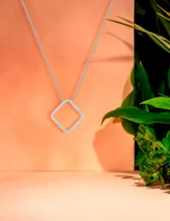 Collier motif losange en argent 925 ‰ rhodié et oxydes de zirconium SO OR