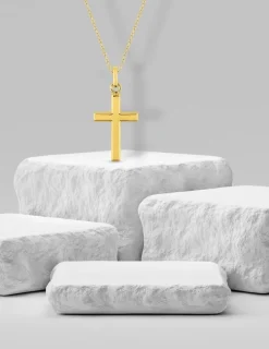 Pendentif croix or jaune 750 ‰ dimensions 14 x 27 mm SO OR