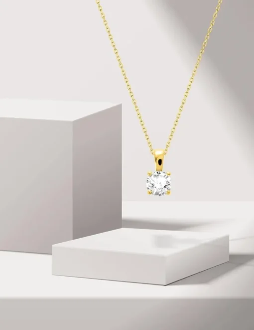 Pendentif or jaune 375 ‰ et oxyde de zirconium 5.5 mm SO OR